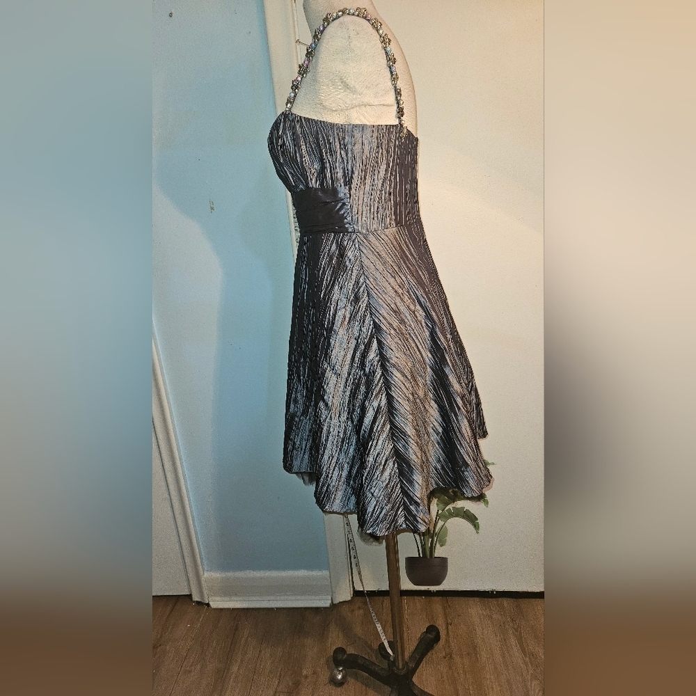 Elegant Black Cocktail Dress - Picture 6 of 9